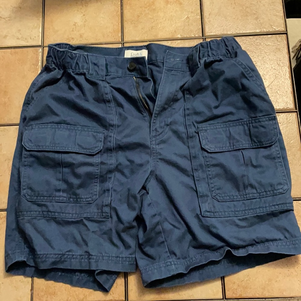 Croft & Borrow men’s cargo shorts size 32